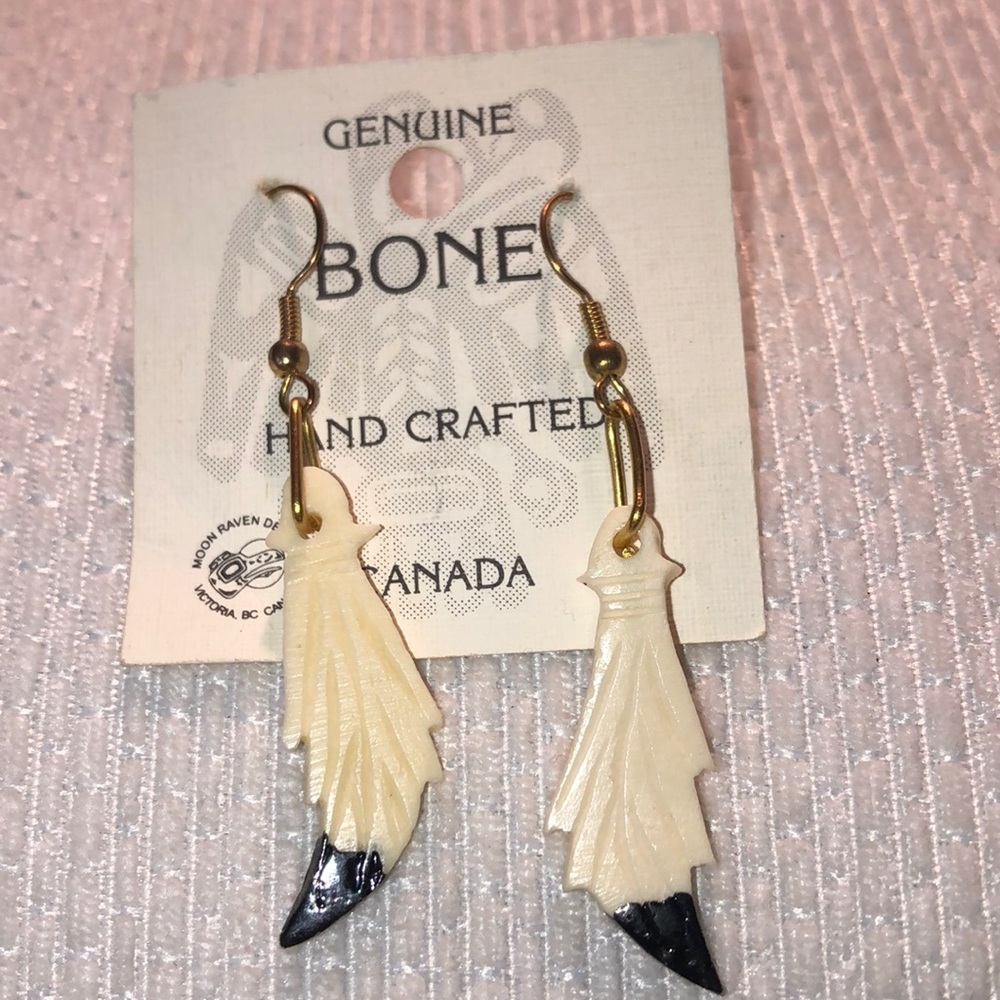 🌸3/$20🌸Moon Raven Designs Bone earrings